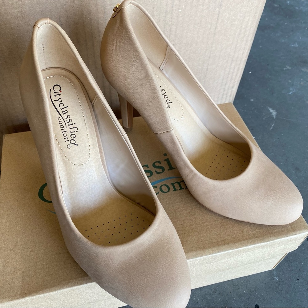 Brand New Nude Pumps